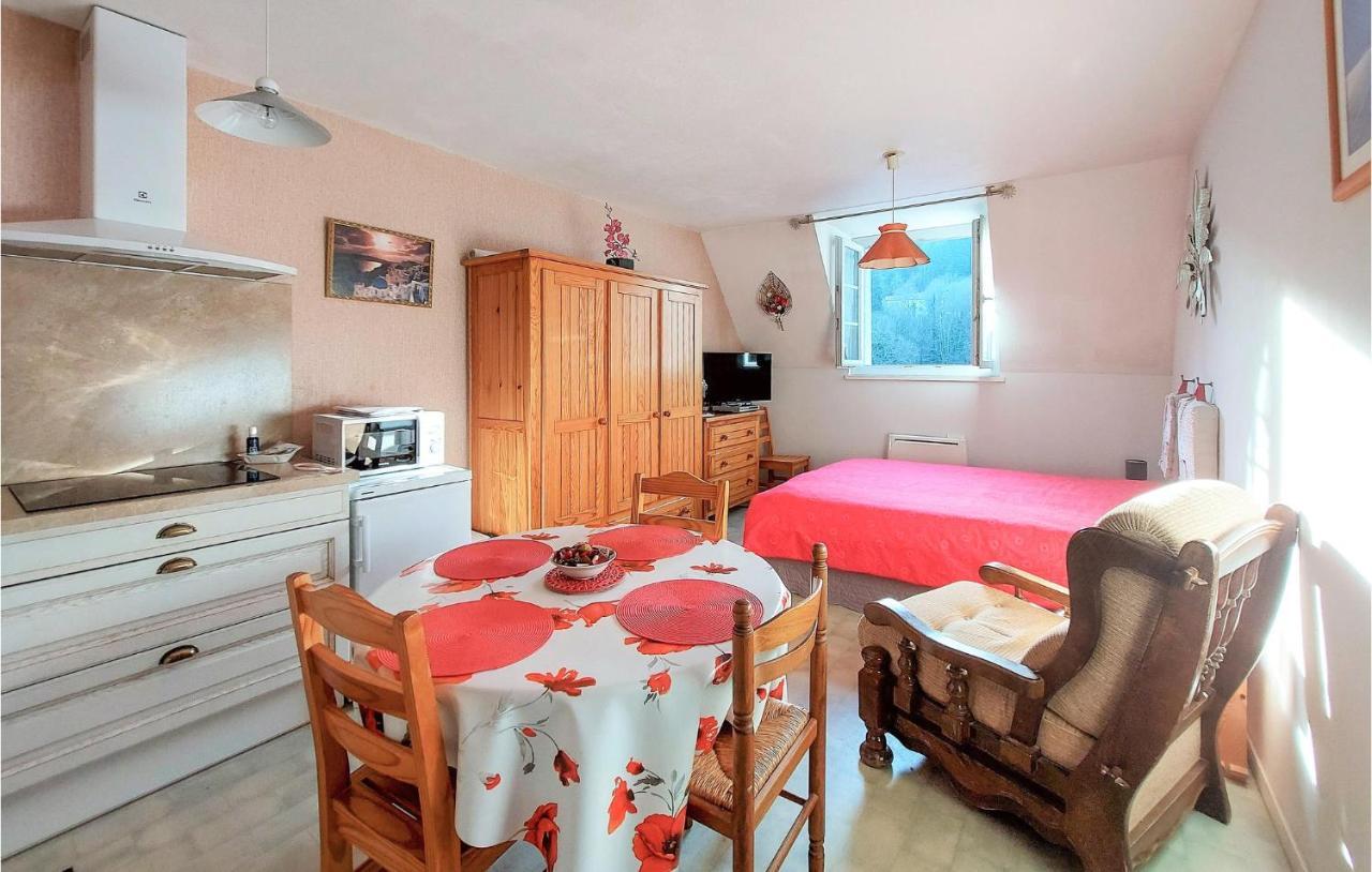 Cozy Apartment In Salins-Les-Bains With Wifi Esterno foto